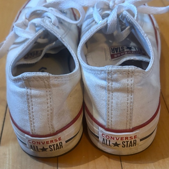 Stylish White Kids Converse All Star Sneakers with Red Accents girls size 4 - Picture 4 of 9